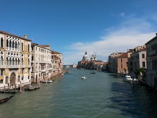 Fototapeta na wymiar Venezia panoramica canale