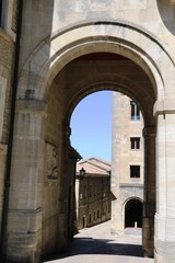 Fototapeta na wymiar Old archway in city district castello in San Marino