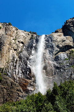 Bridal Veil Falls in Yosemite National Park © Dipali S