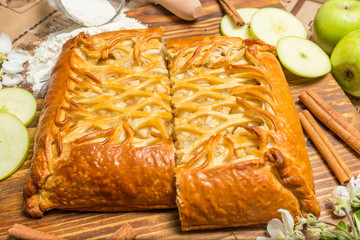 pie with onions and eggs