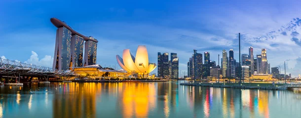 Crédence de cuisine en verre imprimé Singapour Skyline de Singapour et vue sur Marina Bay au crépuscule