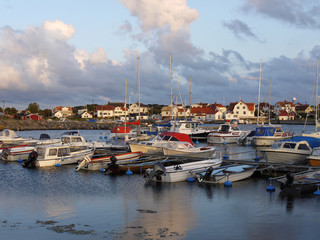 Fototapeta na wymiar Bootssteg auf der schwedischen Insel Vrångö