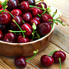 Sweet organic cherries in a bowl