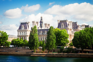Fototapeta na wymiar city hall of Paris, France