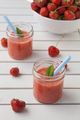 Erdbeer Smoothie mit Minze