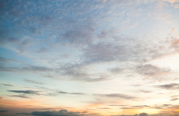 Obraz premium colorful dramatic sky with cloud at sunset
