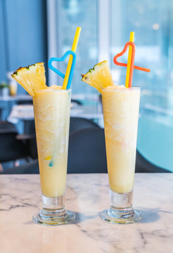 pineapple smoothie in a cafe'