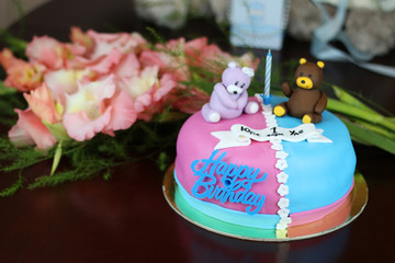 birthday cake with bears and flowers