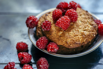 Cookies with raspberries