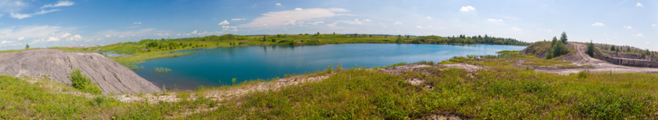 Fototapeta na wymiar panoramic photo of blue lake
