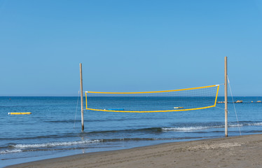 rete da pallavolo in spiaggia