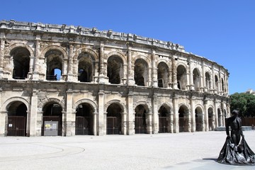 Fototapeta na wymiar arènes de Nîmes 28062016