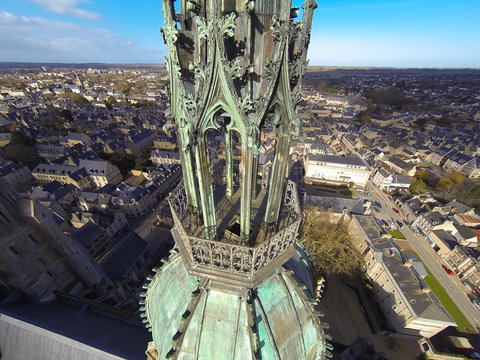 clocher de la Cathédrale de Bayeux en drone