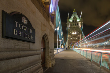 Obraz premium Tower Bridge à Noite, Londres