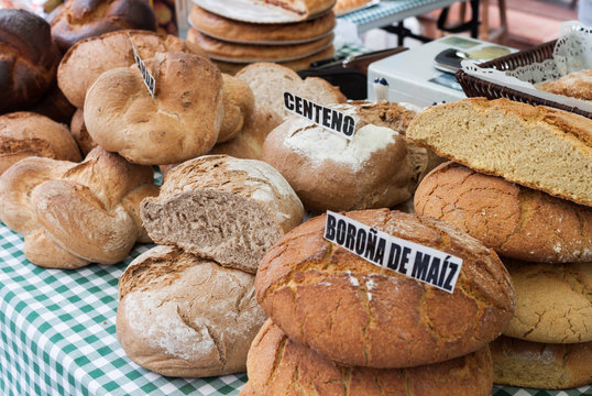 Pan r&uacute;stico, centeno, boro&ntilde;a.