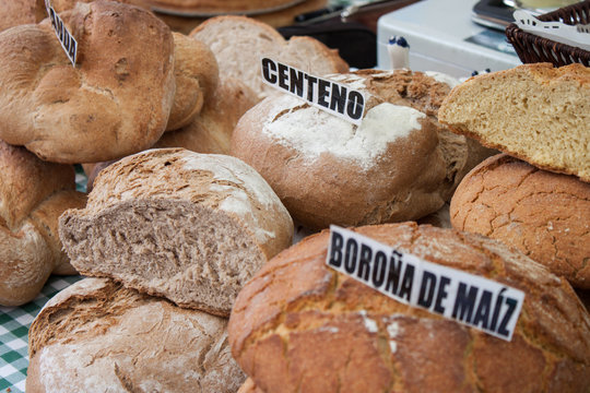 Pan r&uacute;stico, centeno, boro&ntilde;a.