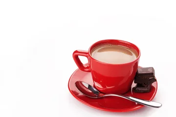 Photo sur Aluminium Chocolat Boisson au chocolat chaud dans une tasse rouge