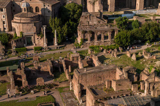 Blick vom Palatin auf das Forum Romanum in Rom