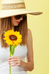 portrait attractive woman with sunflower