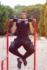 Obraz premium sportlicher mann beim training