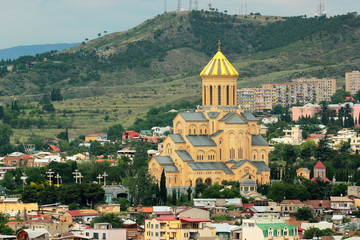 Fototapeta na wymiar Tsminda Sameba (Holy Trinity) cathedral - the biggest church in Tbilisi, Georgia