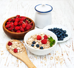 breakfast with fresh berries