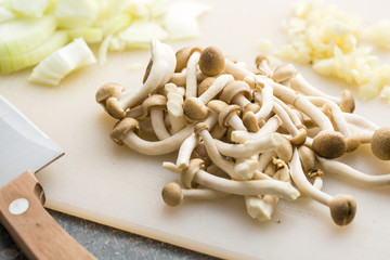 brown shimeji mushrooms