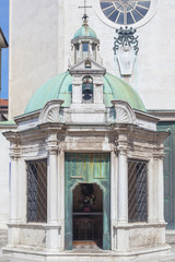 Fototapeta na wymiar Small chapel in the center of Rimini, Italy