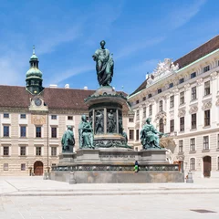 Gordijnen Hofburg court with statue emperor Francis I, Vienna, Austria © TasfotoNL