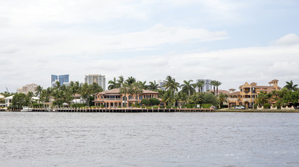 Fototapeta premium Waterfront real estate in Fort Lauderdale, Florida