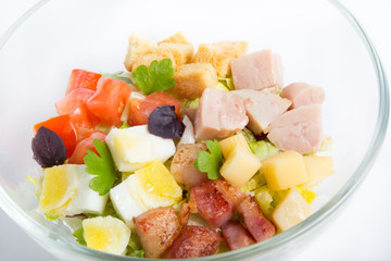 Salad with vegetables and bacon