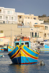 Tradycyjna łódź rybacka, port w Marsaxlokk, Malta
