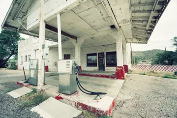 Gordijnen abandoned gas station on route 66, USA © Federico Rostagno