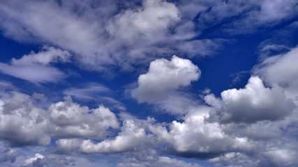 Obraz premium Cloudy blue sky