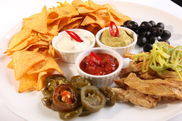 nachos with tomato and olives