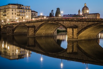 Obraz premium bridges of florence at night