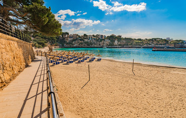 Fototapeta na wymiar Spanien Mallorca Strand Küste Porto Cristo Mittelmeer Insel
