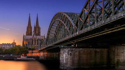 Fototapeta na wymiar The Cologne Cathedral at sunset