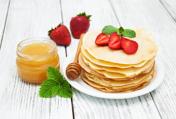 pancakes with strawberries