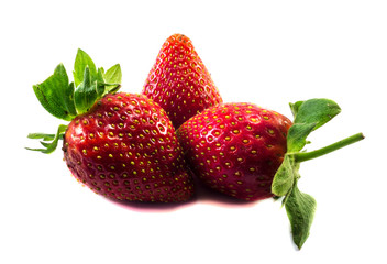 Erdbeeren isoliert auf weißen Hintergrund