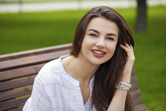 Fototapeta Portrait of beautiful young happy woman