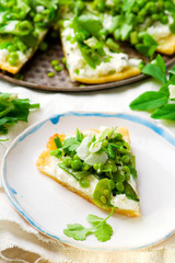 vegetable tart with green peas