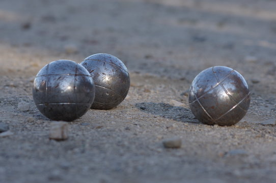 3 Boules de p&eacute;tanque