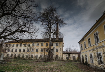 duestere fabriksgelaende