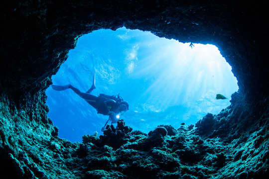 Fototapeta Cave diving