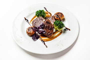 steak with vegetables