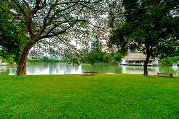 Fototapeta na wymiar A lake view of Lumpini Park in Bangkok.