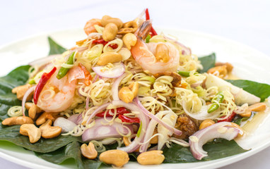 Lemongrass salad with shrimps, spicy.