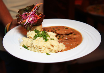 Mashed potatoes with beaf