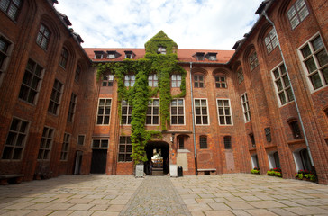 Dziedziniec Ratusza Staromiejskiego, Toruń,  Polska Town Hall -monument Unesco in Torun, Poland  © 123108 Aneta